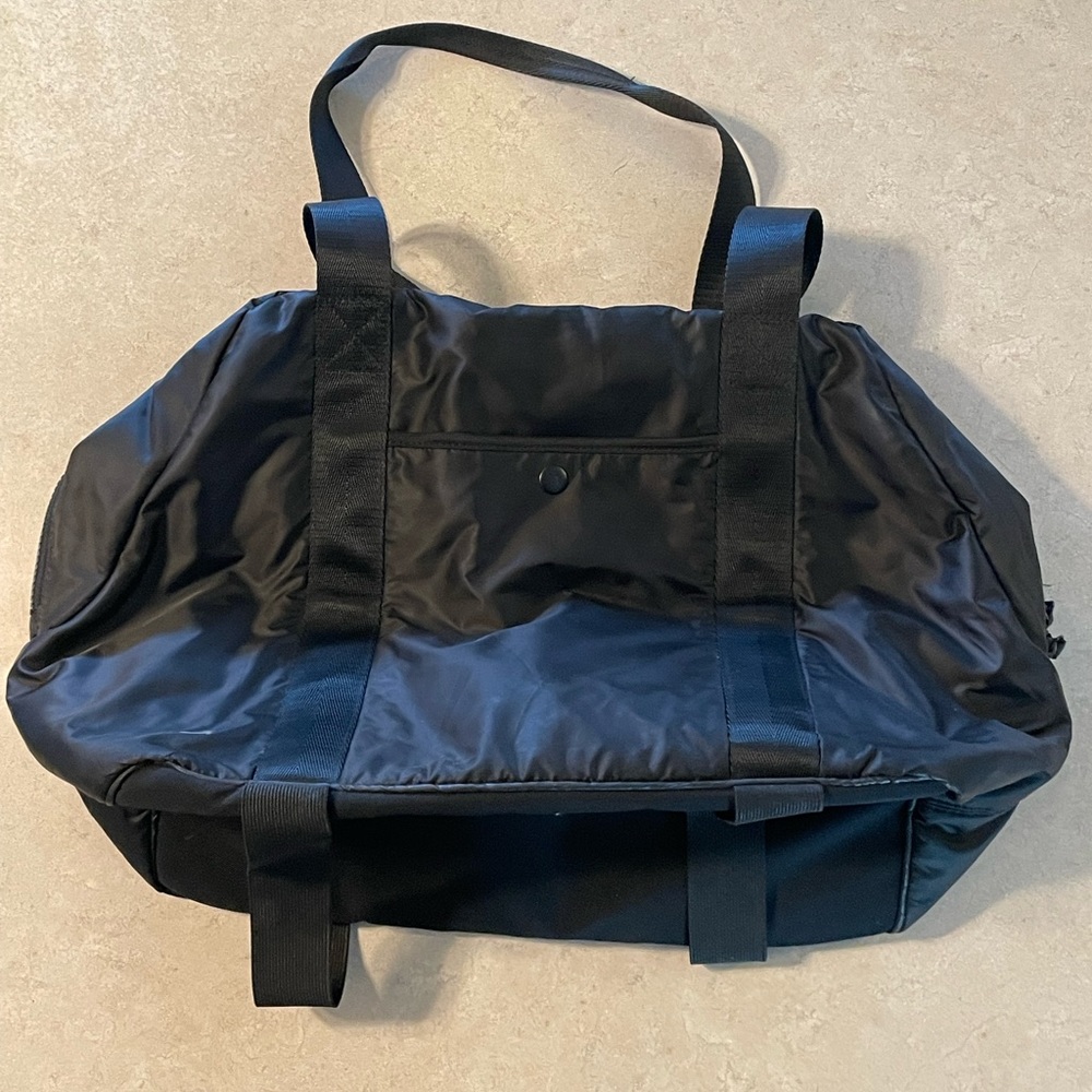 Black GAPFit Workout Bag